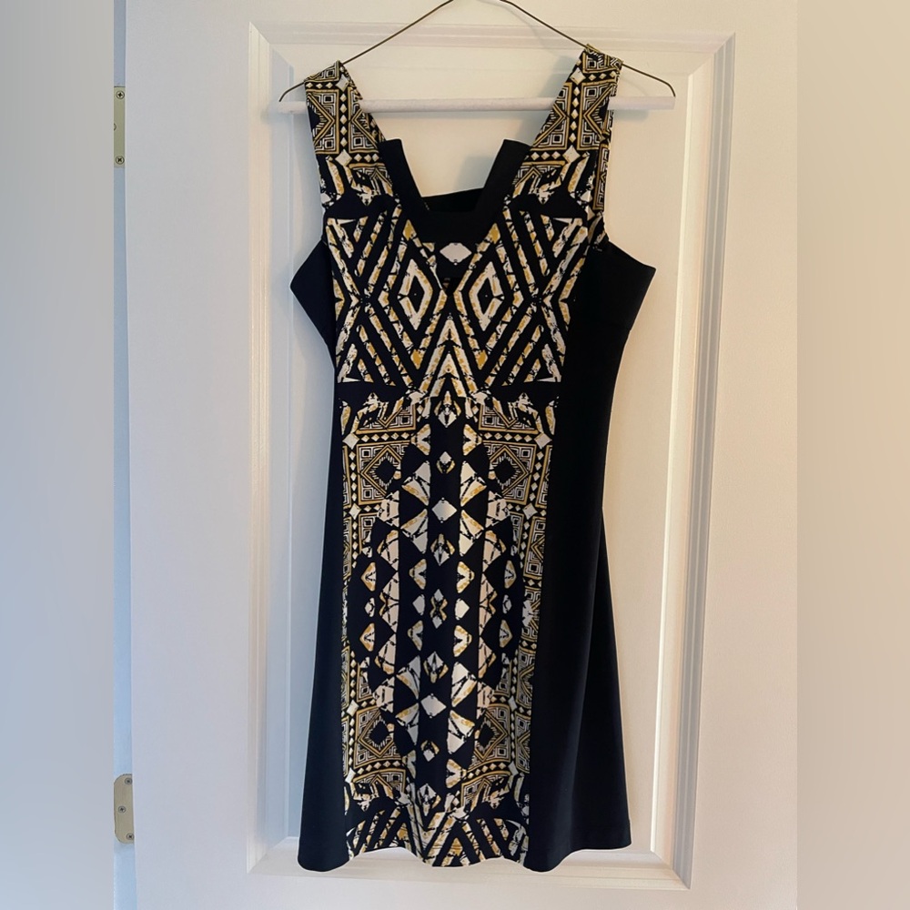 Fun Aztec print BCBG dress. Super comfortable! Size XS